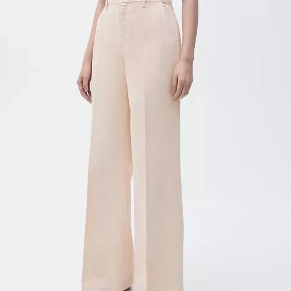 NWT MANGO
Women's High-Rise Wide Leg Jeans - Picture 4 of 9